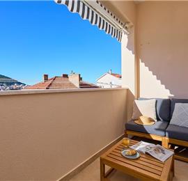 One Bedroom Apartment in Dubrovnik City with balcony and Parking, Sleeps 2-3